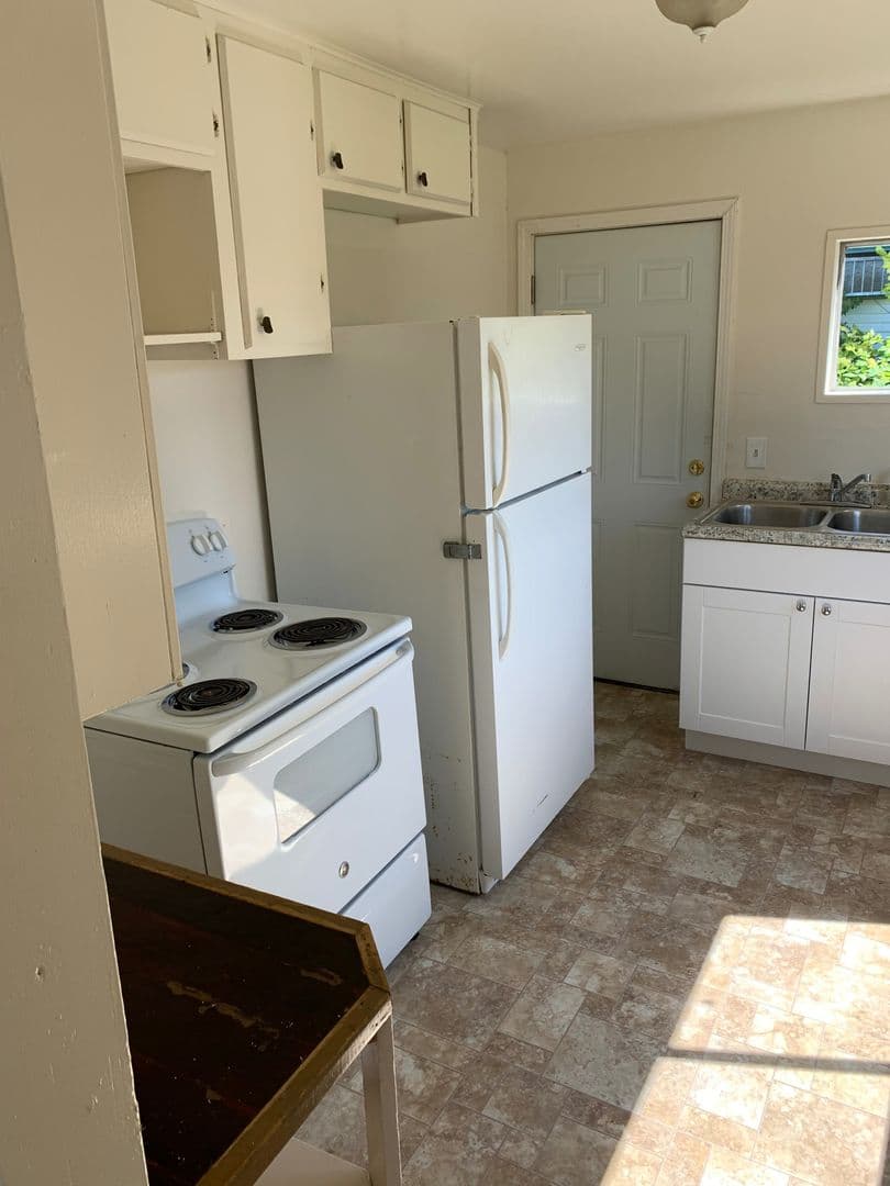 Corvallis House: 2425 SW Pickford