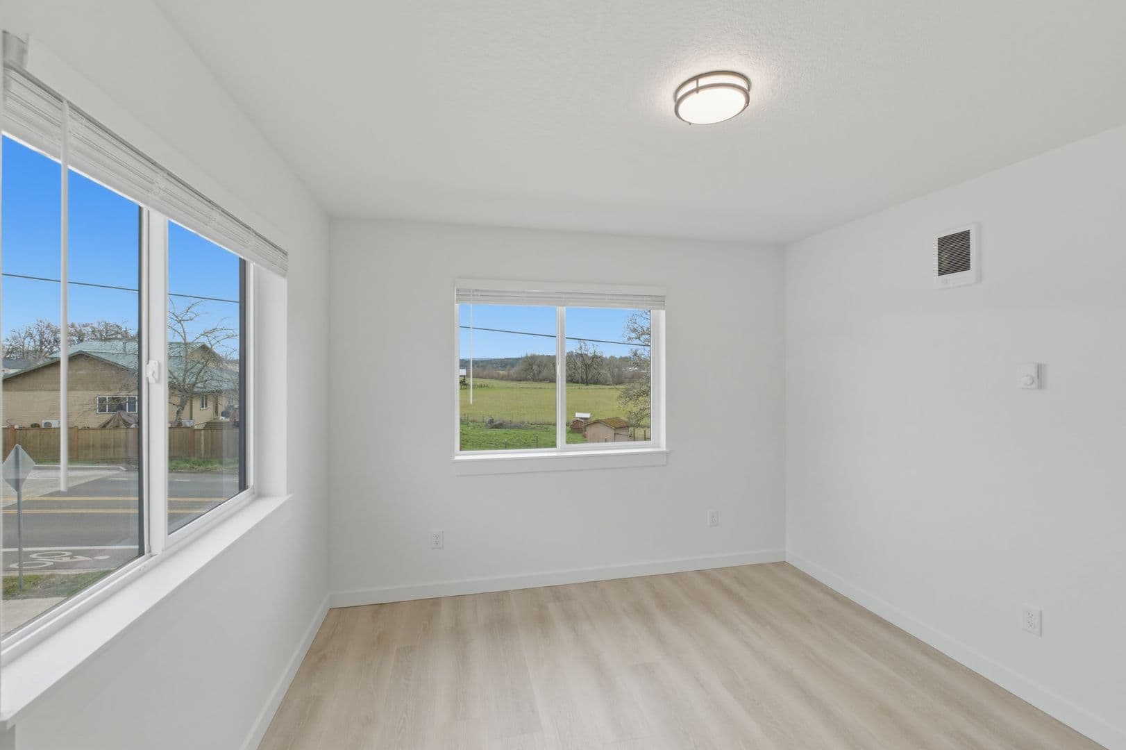 Philomath Townhome: 800-838 S 19th St