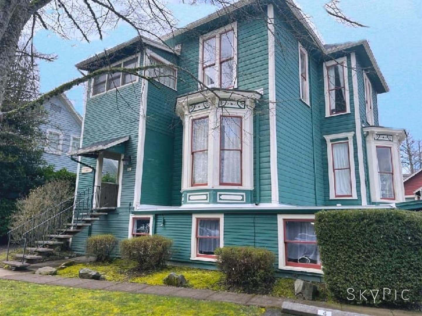 Corvallis Apartment: 218, 220, 222 NW 21st