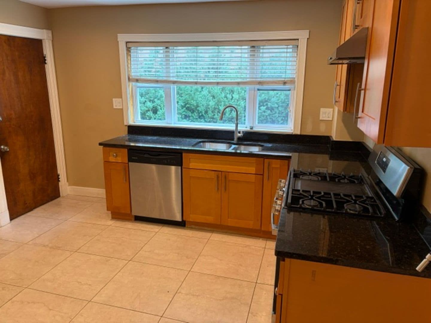CAMBRIDGE Apartment: 23 MAGEE STREET