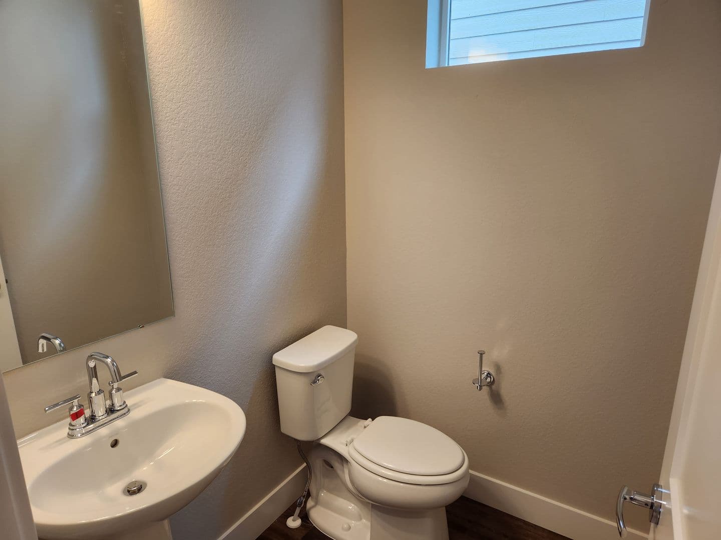Aurora House: 21525 E 59th Pl