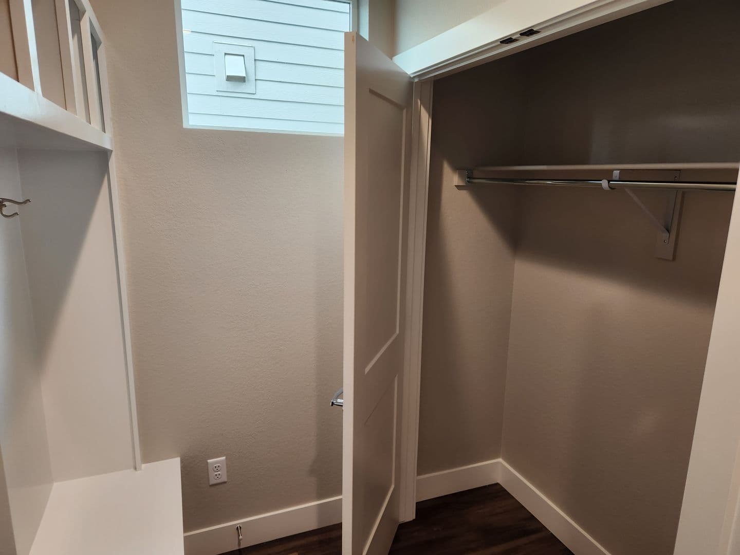 Aurora House: 21525 E 59th Pl