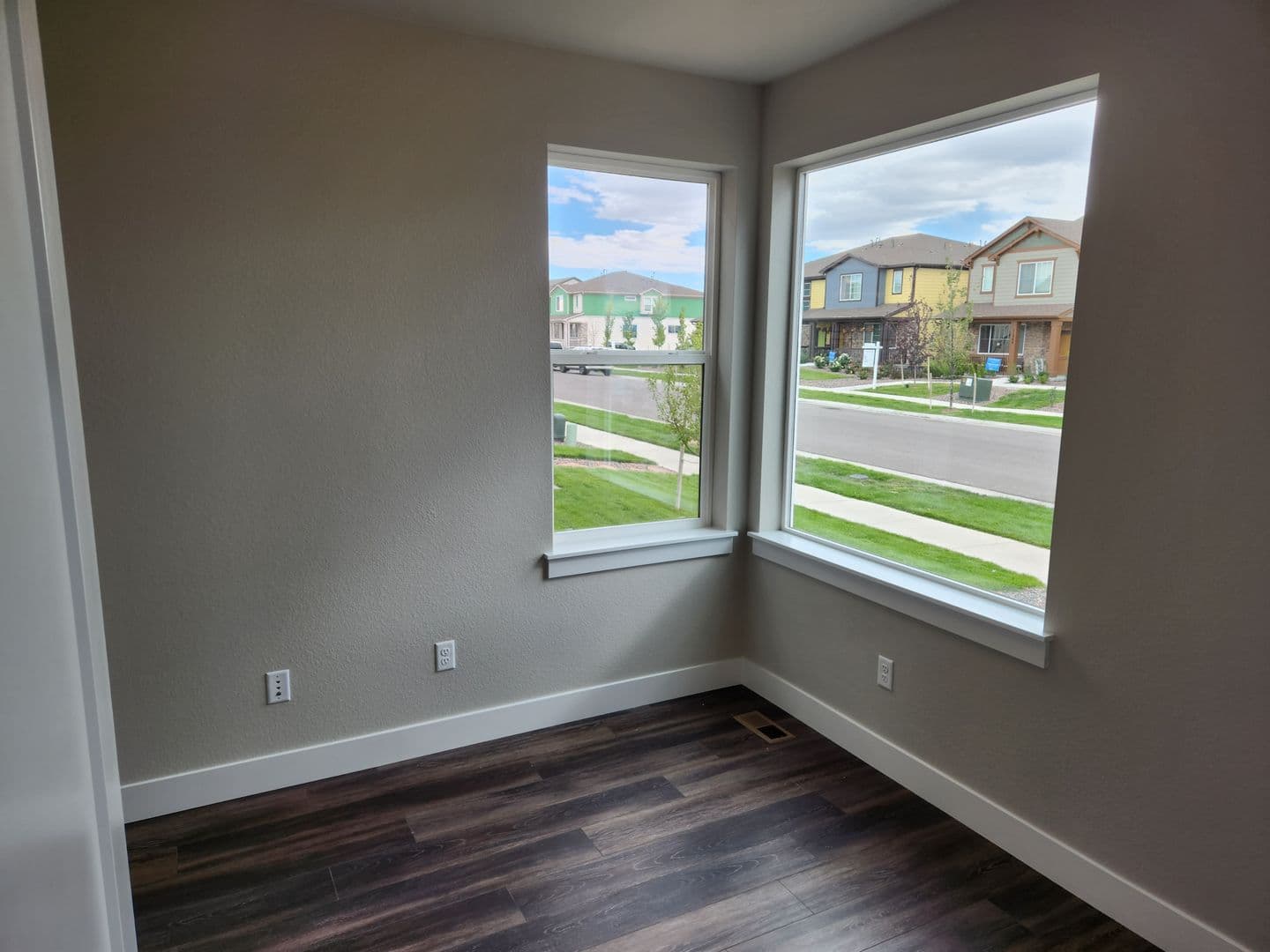 Aurora House: 21525 E 59th Pl
