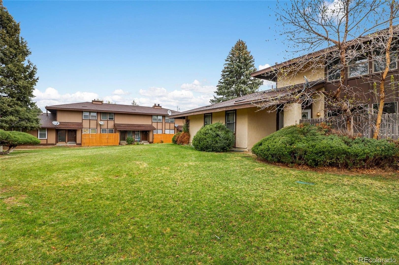 Aurora House: 3723 S Granby Way