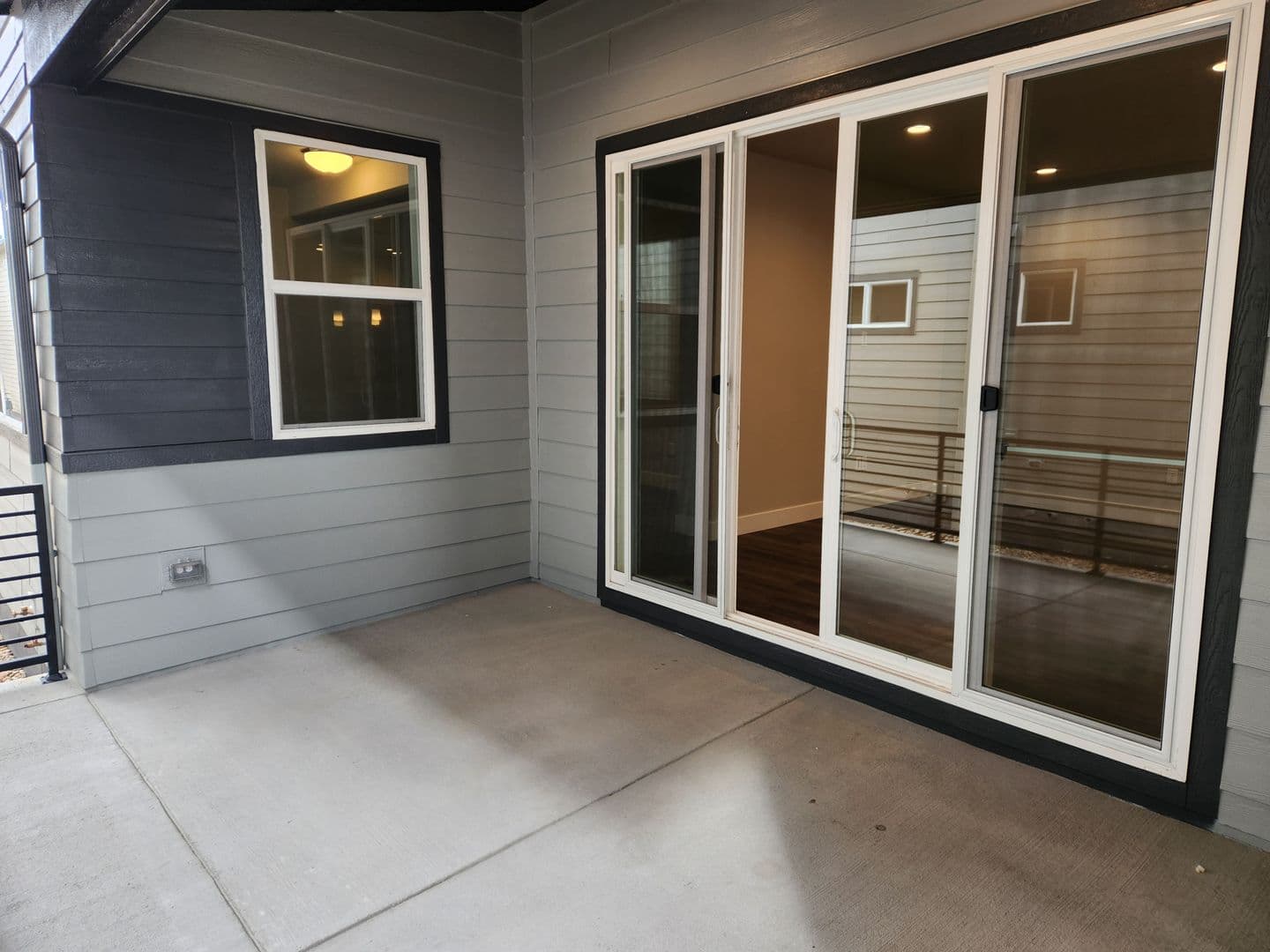 Aurora House: 21525 E 59th Pl