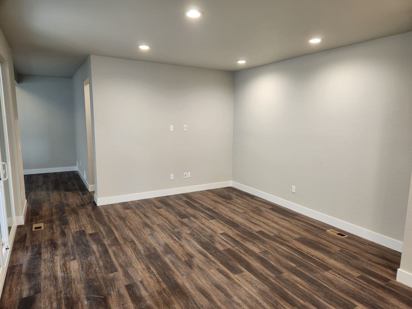 Aurora House: 21525 E 59th Pl