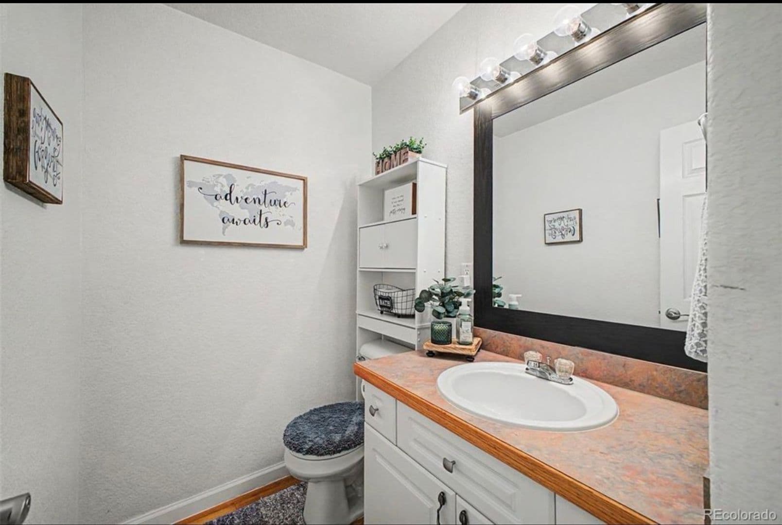 Thornton House: 13056 Harrison Dr