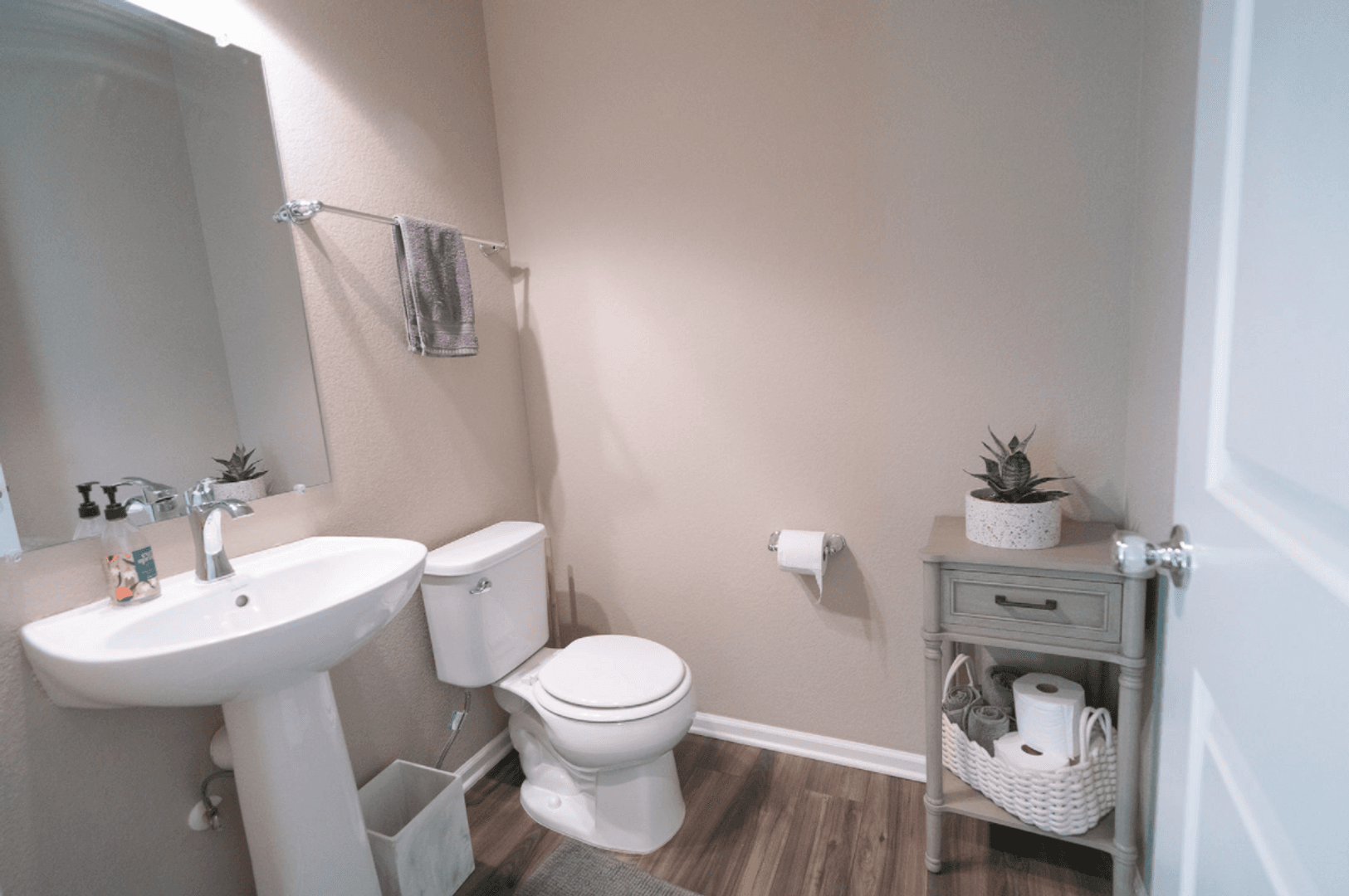 Denver House: 1287 S Dayton St