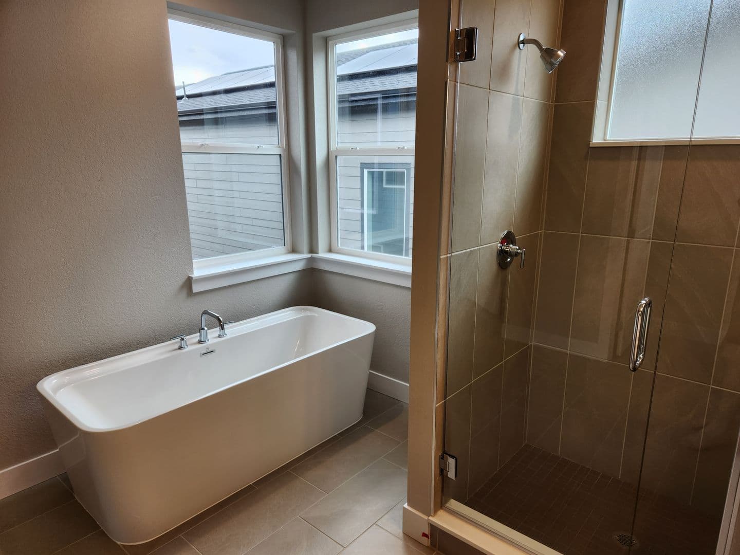Aurora House: 21525 E 59th Pl
