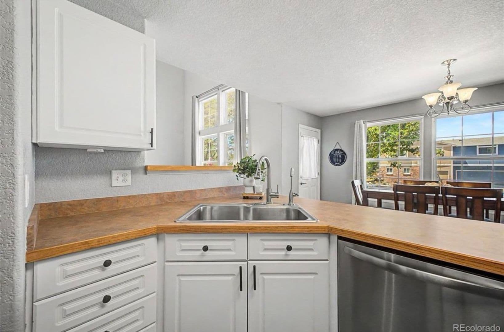 Thornton House: 13056 Harrison Dr