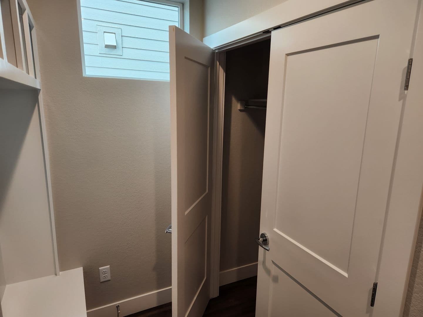 Aurora House: 21525 E 59th Pl
