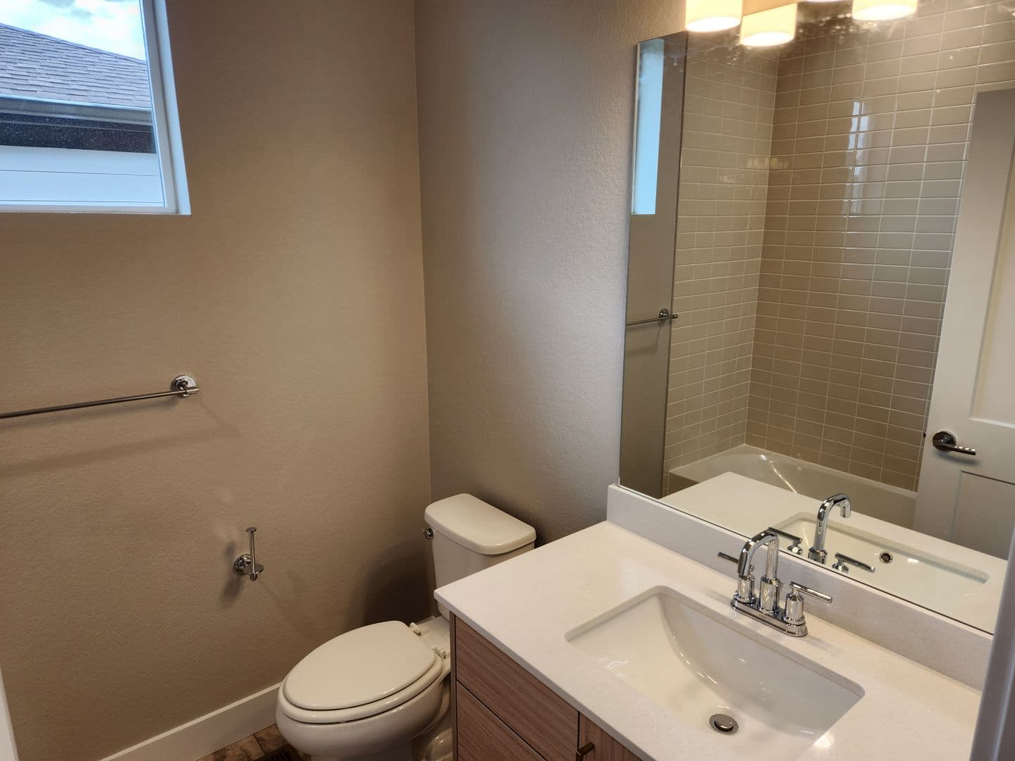 Aurora House: 21525 E 59th Pl