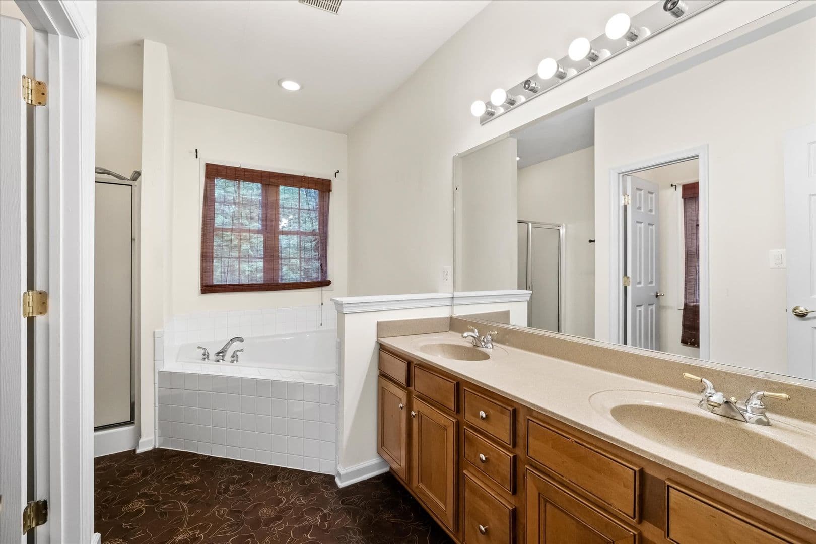 Locust Grove House: 4107 Lakeview Parkway