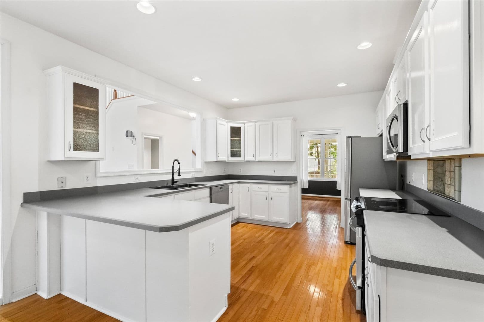 Locust Grove House: 4107 Lakeview Parkway