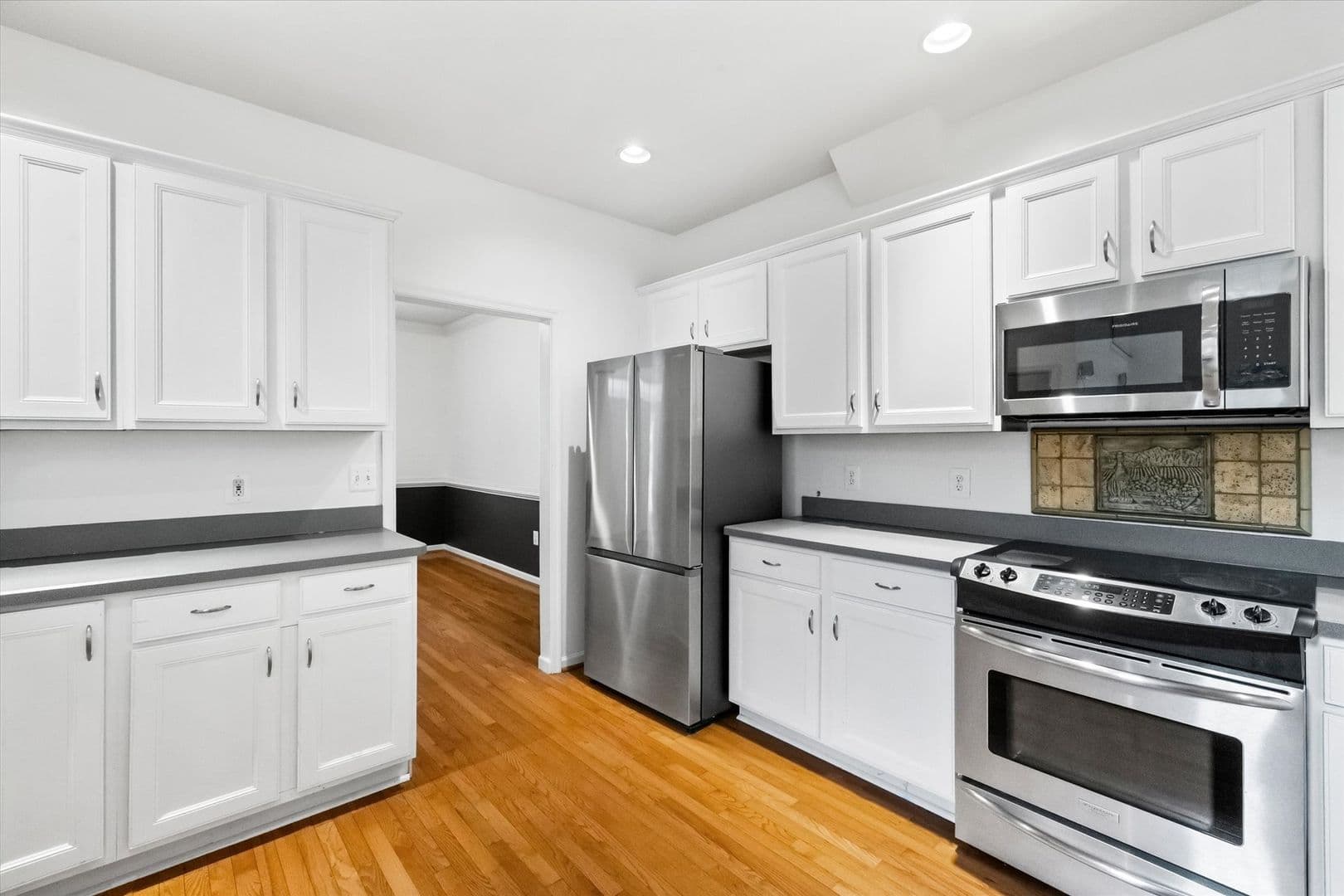 Locust Grove House: 4107 Lakeview Parkway
