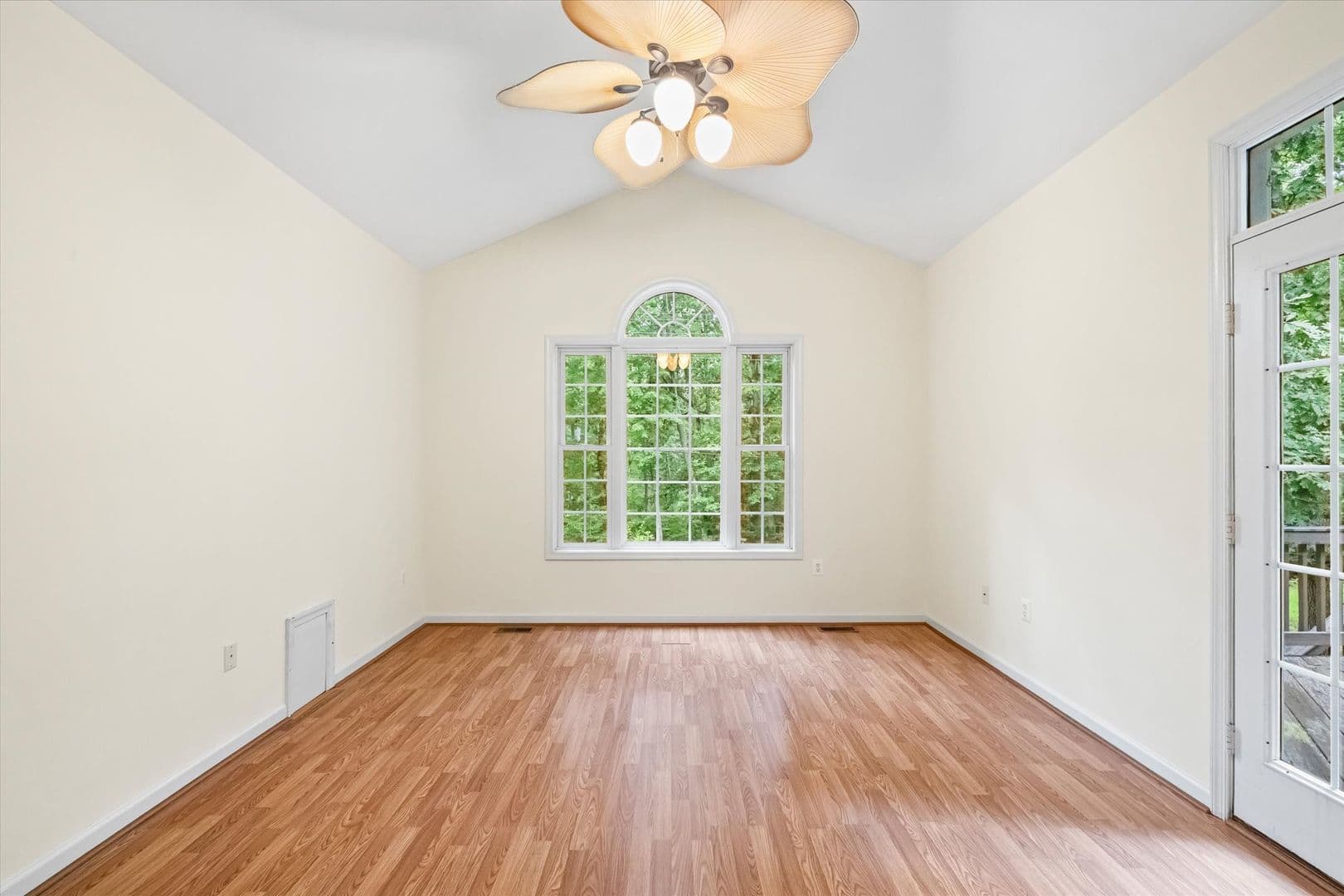 Locust Grove House: 4107 Lakeview Parkway