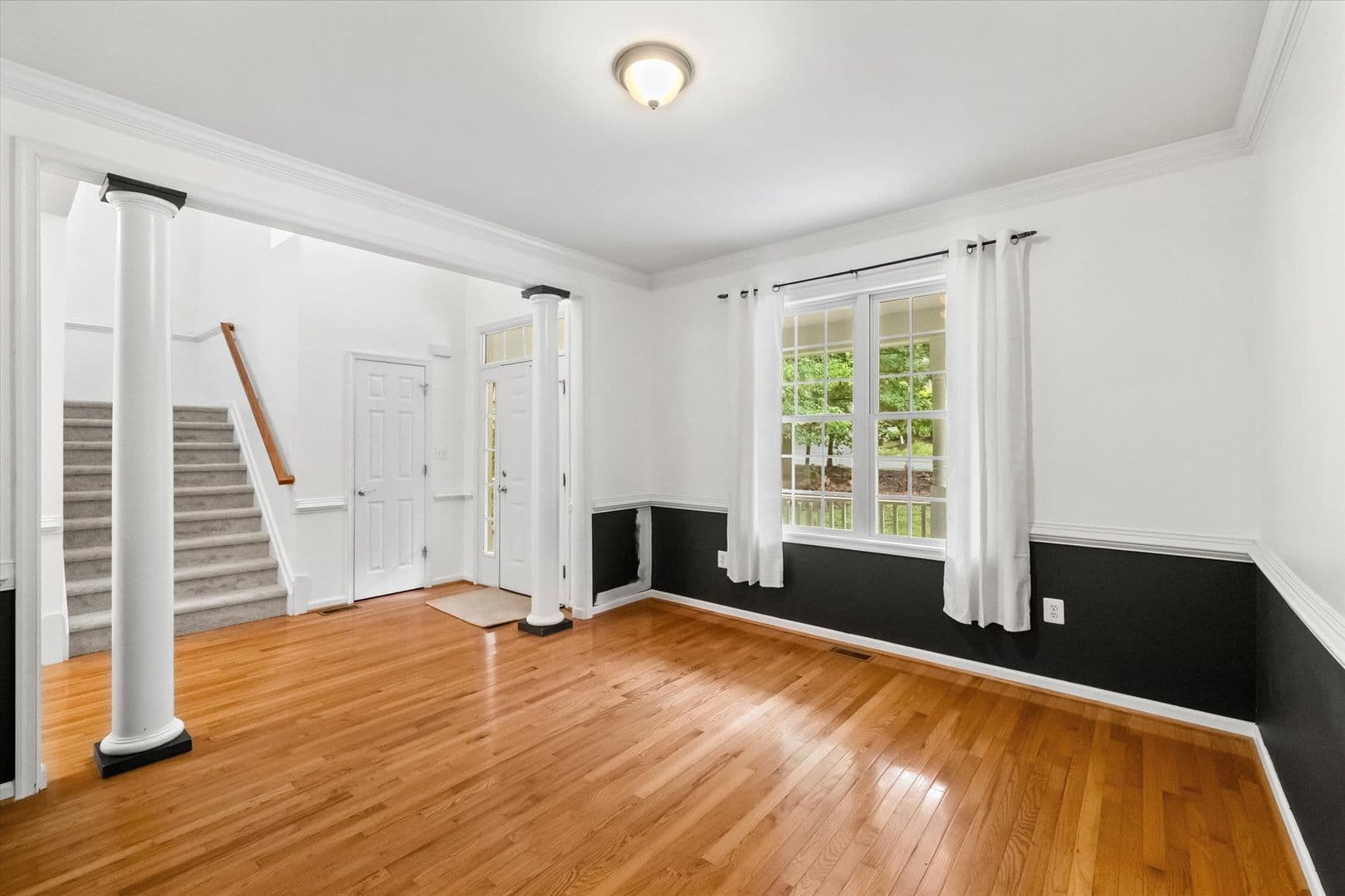 Locust Grove House: 4107 Lakeview Parkway