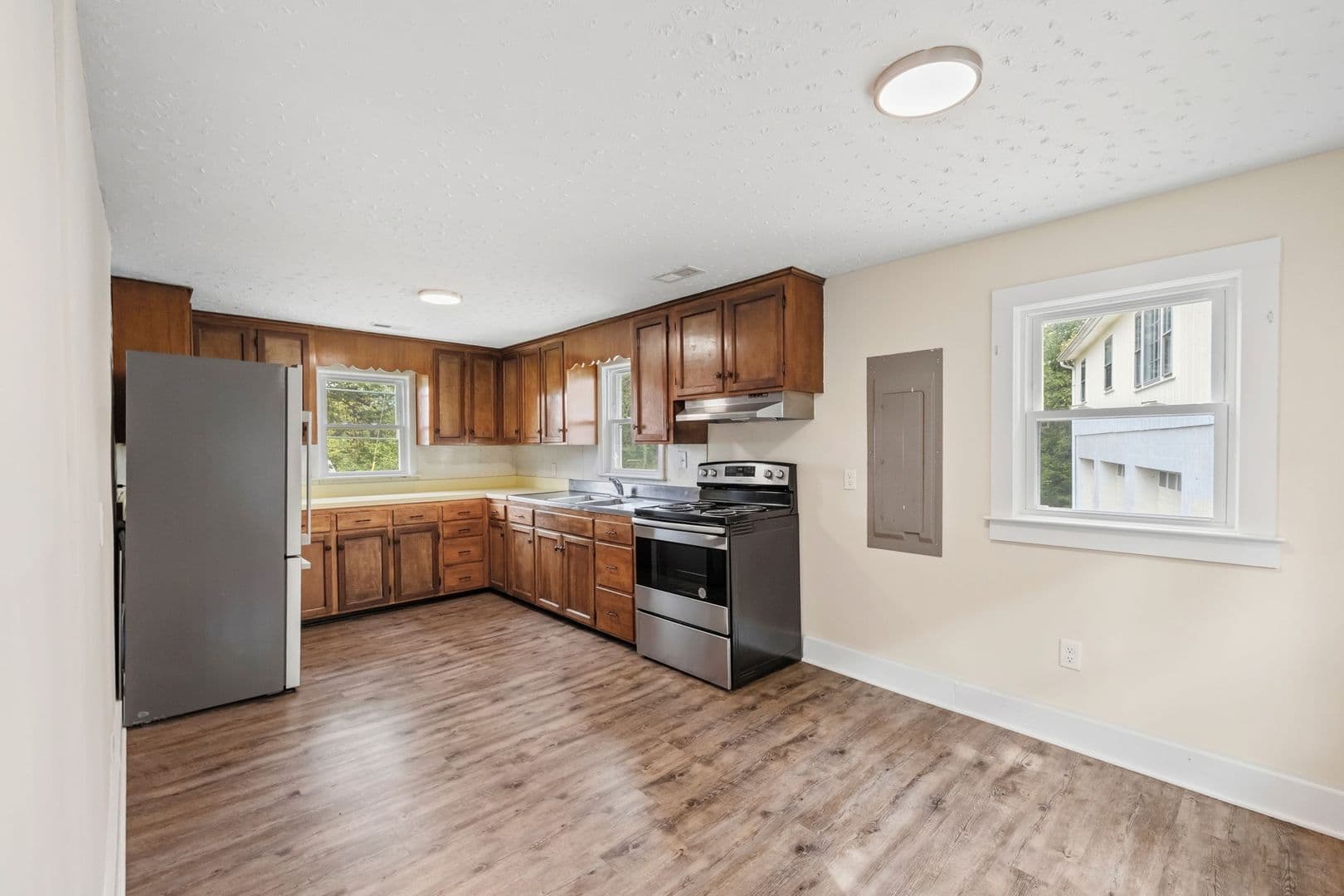 King George House: 1457 Caledon Road