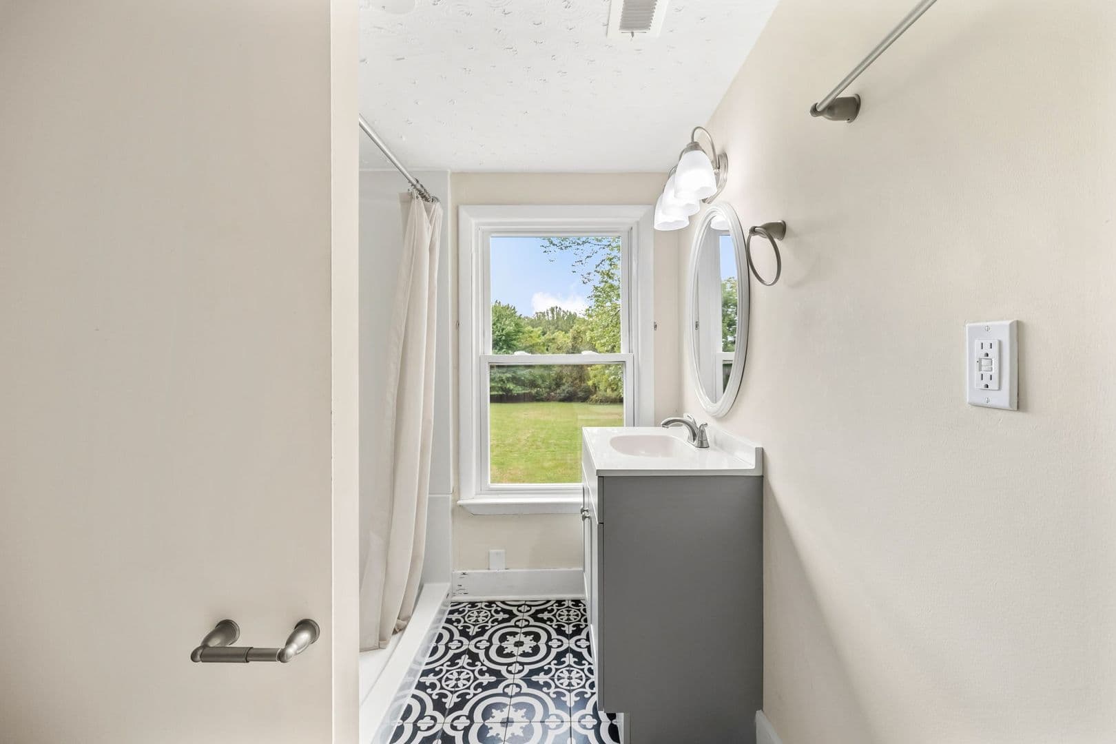 King George House: 1457 Caledon Road
