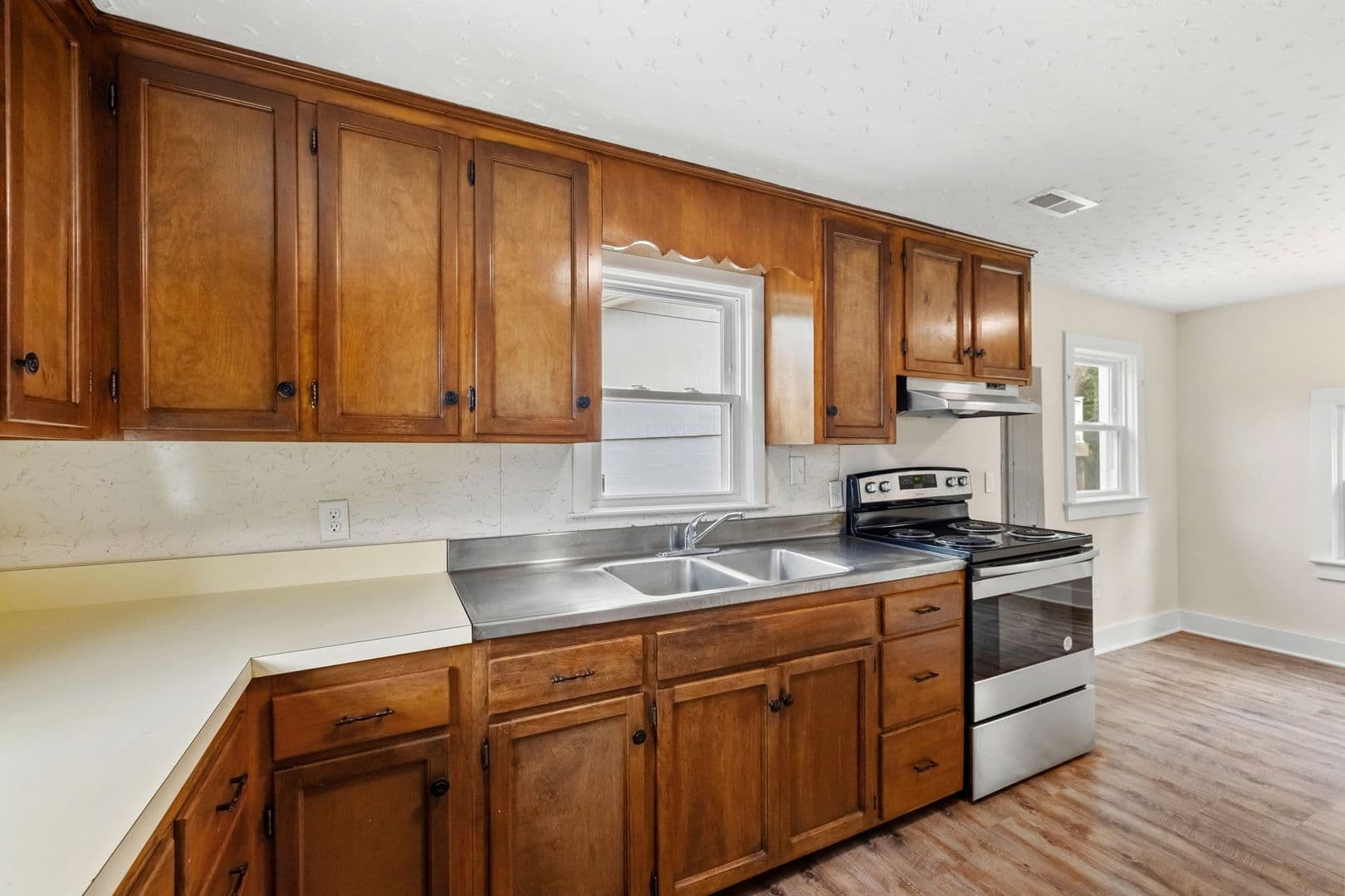 King George House: 1457 Caledon Road