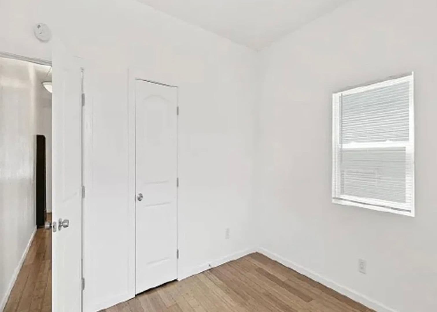 Oakland Apartment: 1084 24th St