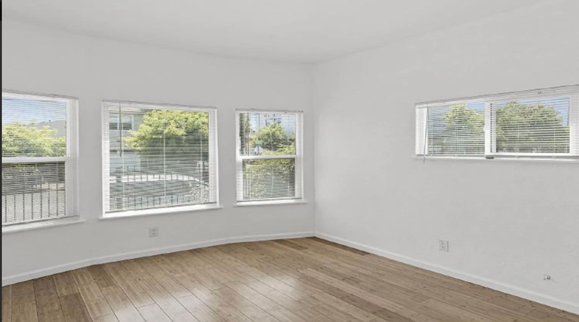 Oakland Apartment: 1084 24th St