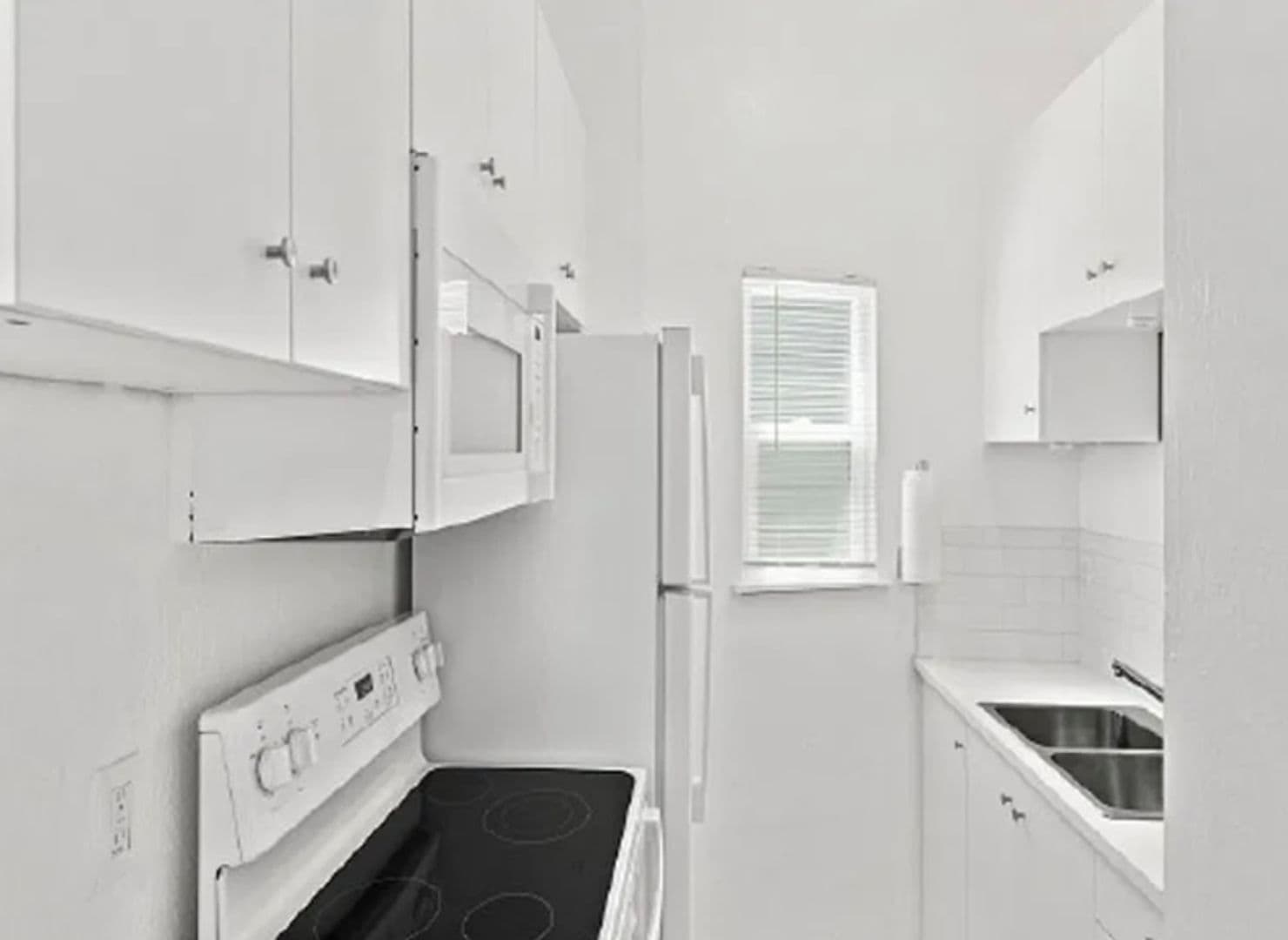 Oakland Apartment: 1084 24th St
