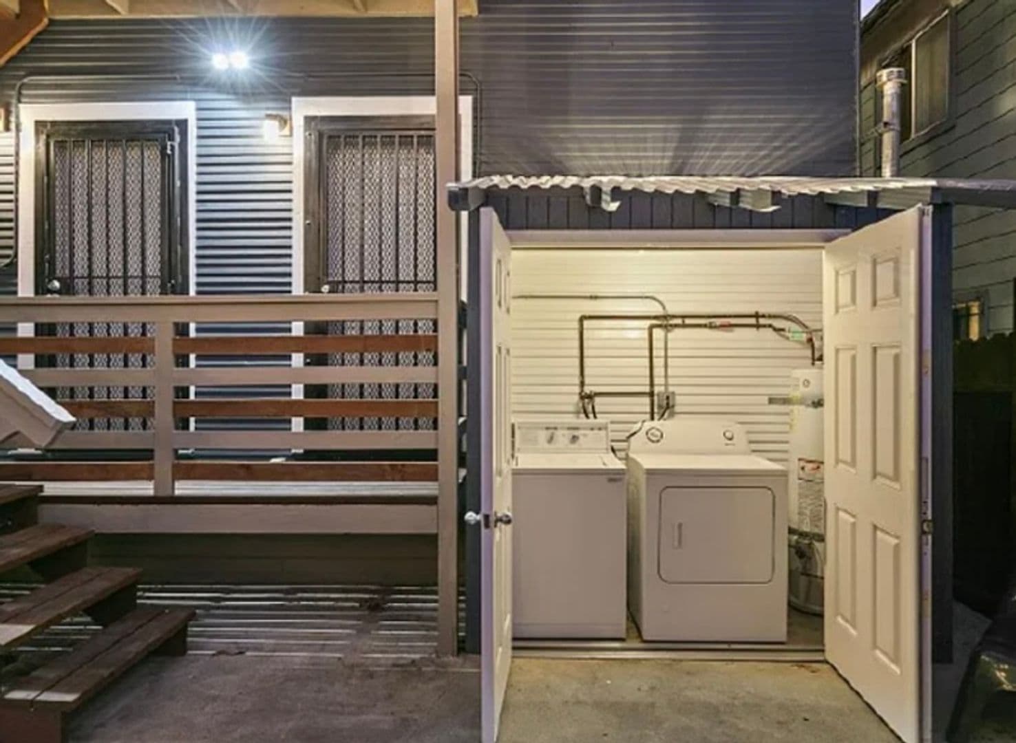 Oakland Apartment: 1084 24th St