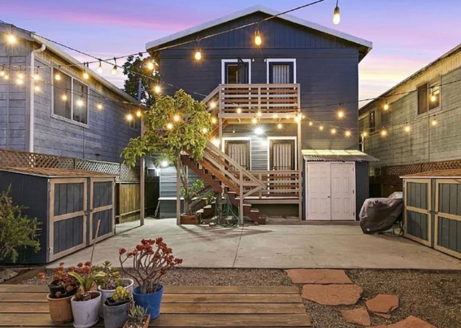 Oakland Apartment: 1084 24th St