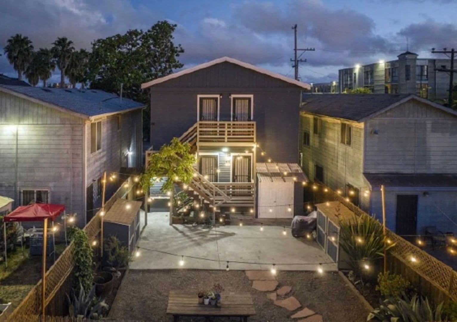 Oakland Apartment: 1084 24th St