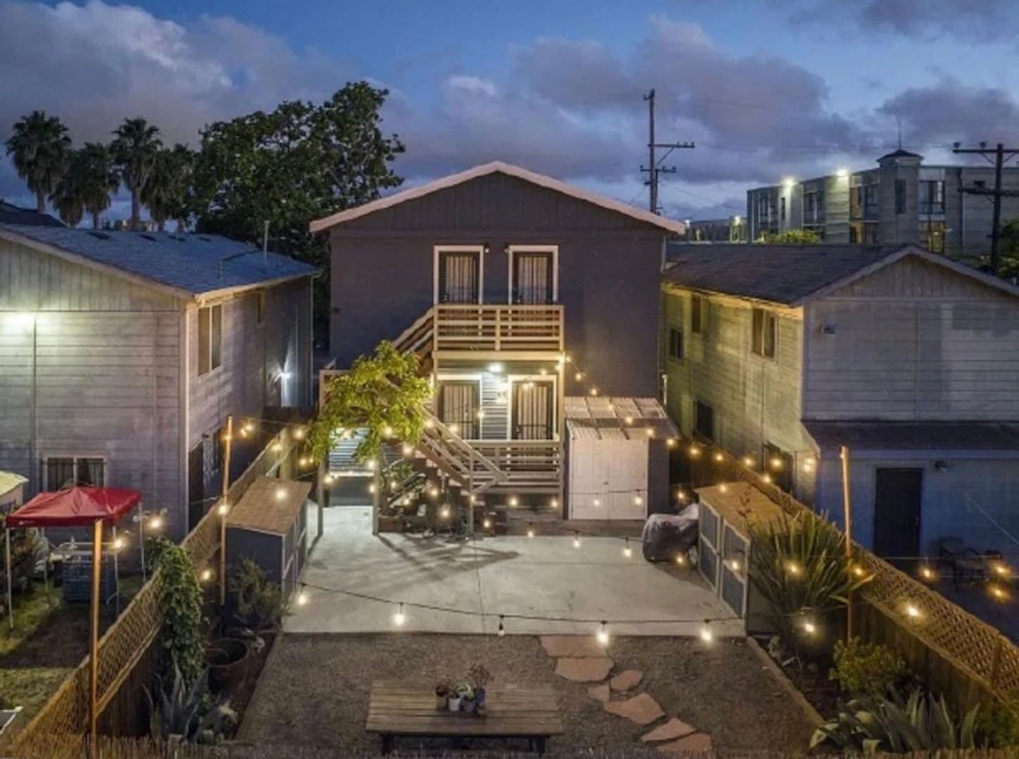 Oakland Apartment: 1084 24th St