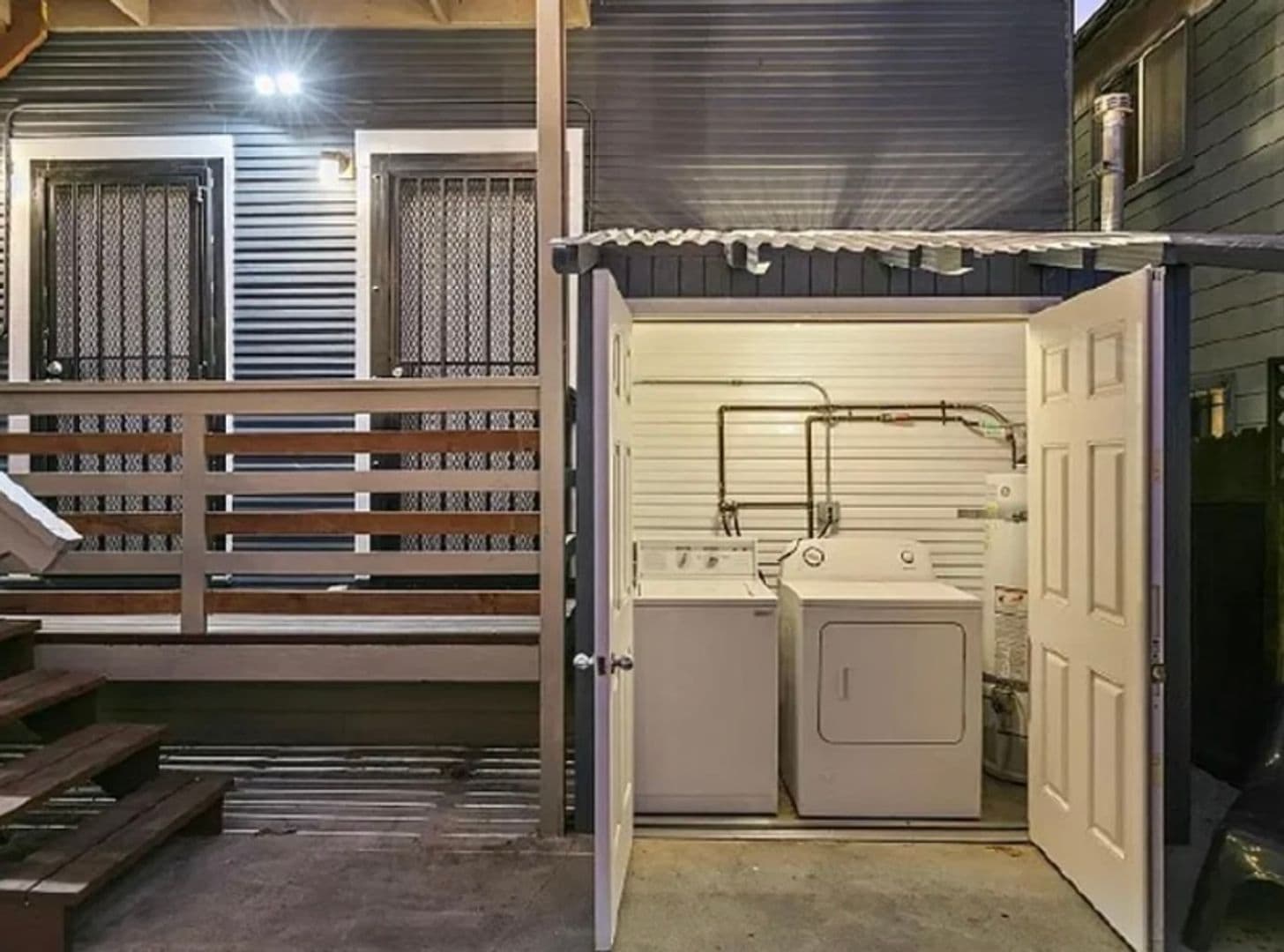 Oakland Apartment: 1084 24th St