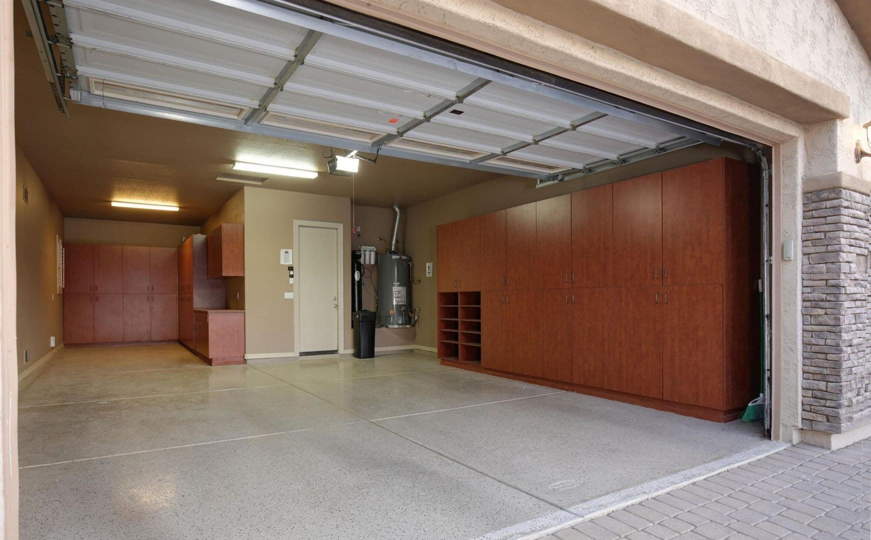 Chandler, House: 2065 E. Crescent Pl.