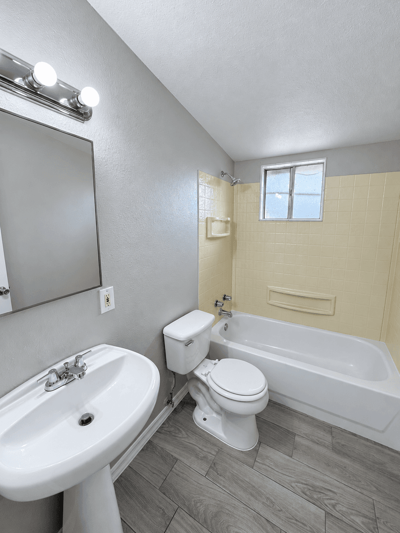 Chandler Apartment: 711 N Delaware St. - A