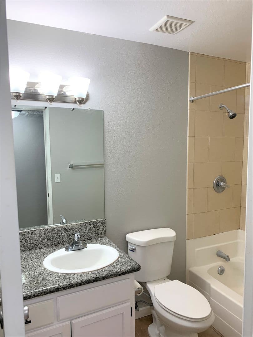 Phoenix Apartment: 3357 W Harmont Dr.