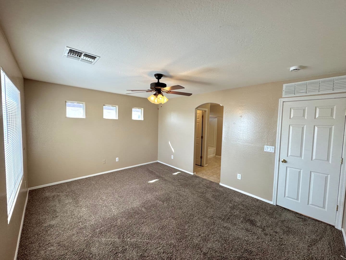 San Tan Valley House: 1403 E Rolls Rd