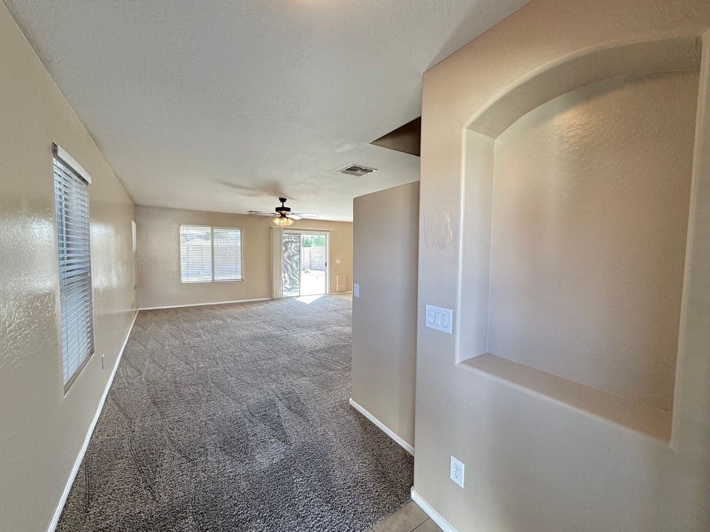 San Tan Valley House: 1403 E Rolls Rd