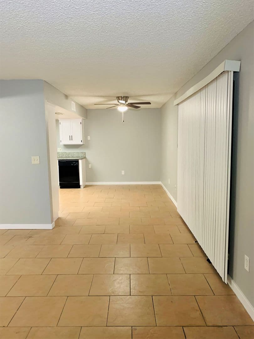 Phoenix Apartment: 3357 W Harmont Dr.