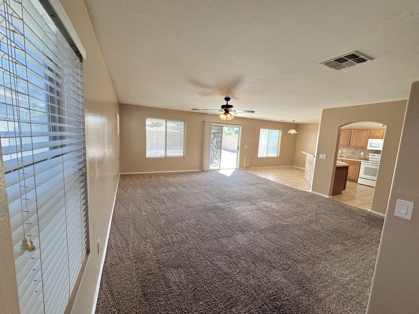 San Tan Valley House: 1403 E Rolls Rd