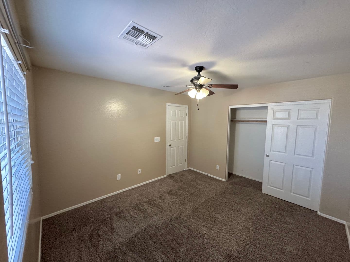 San Tan Valley House: 1403 E Rolls Rd