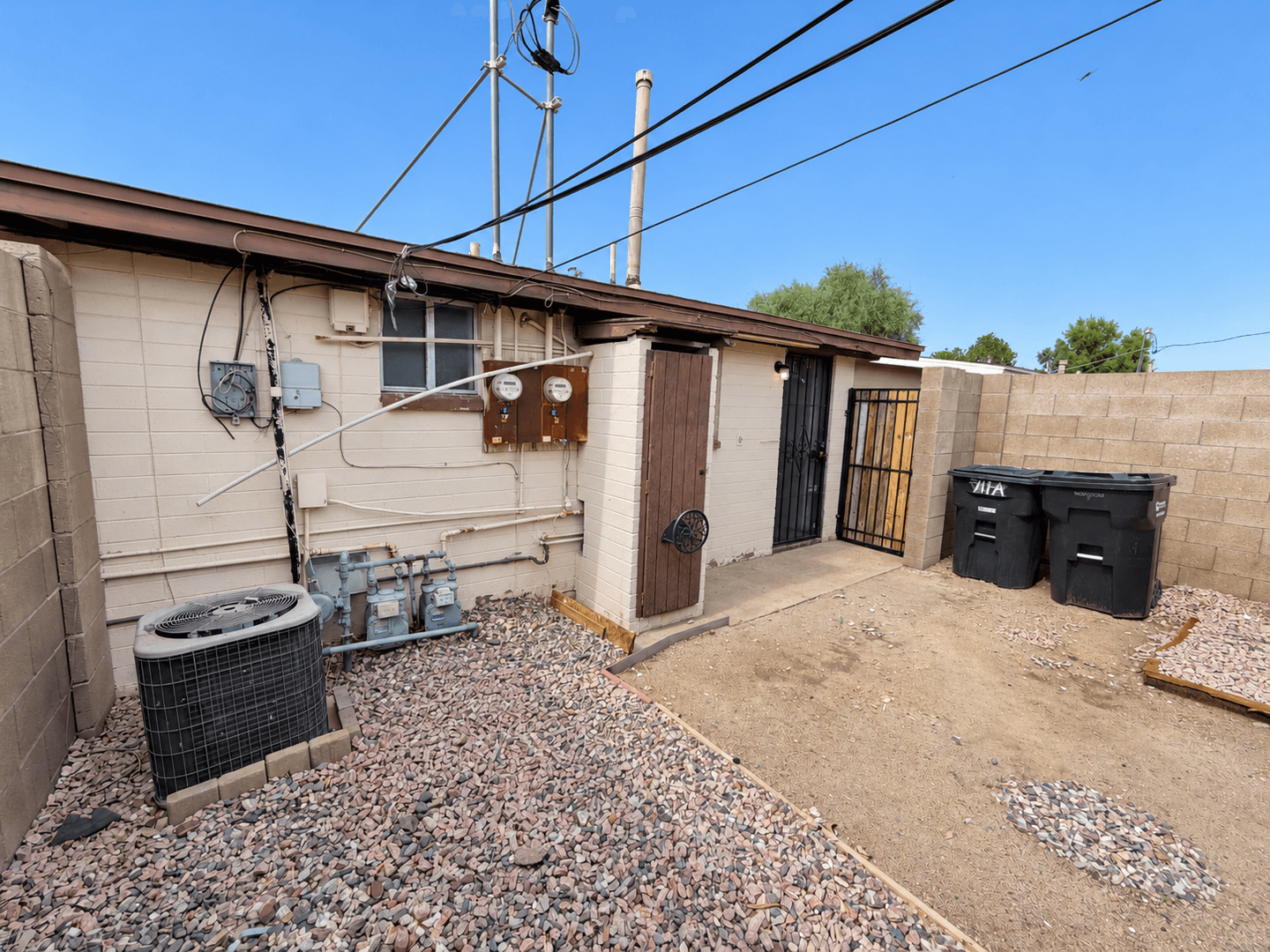 Chandler Apartment: 711 N Delaware St. - A