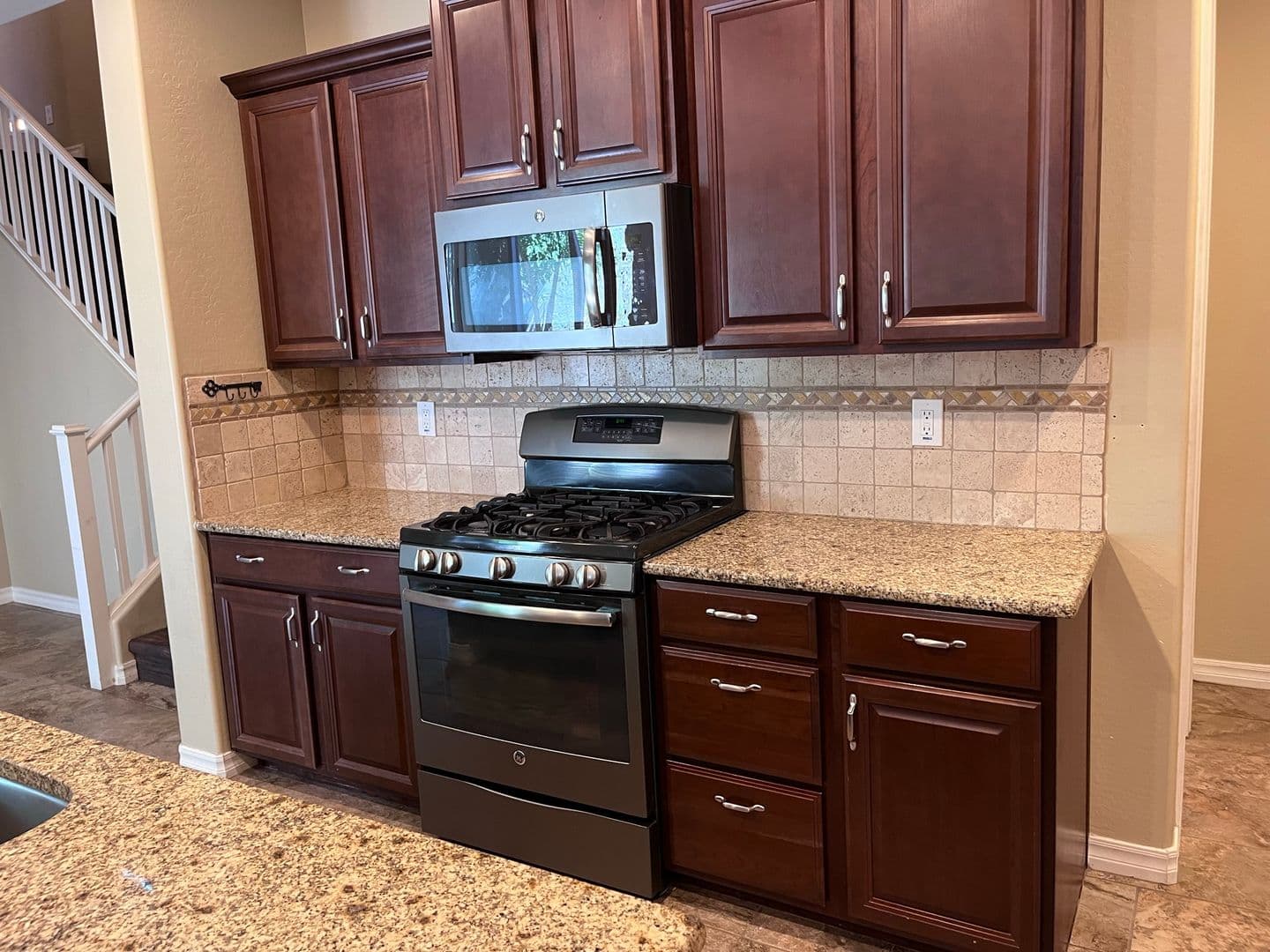 Gilbert House: 1046 S Annie Ln