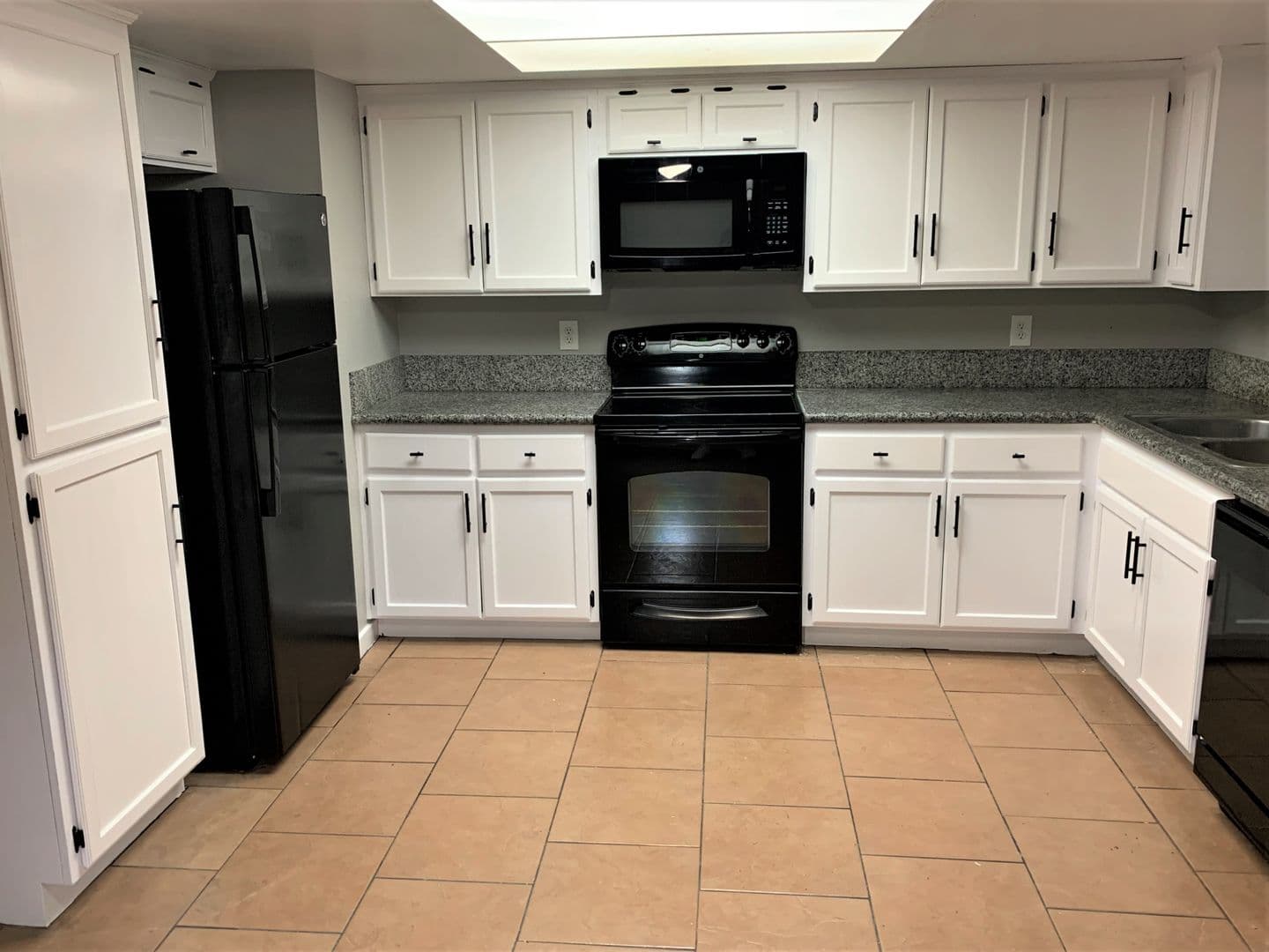 Phoenix Apartment: 3357 W Harmont Dr.