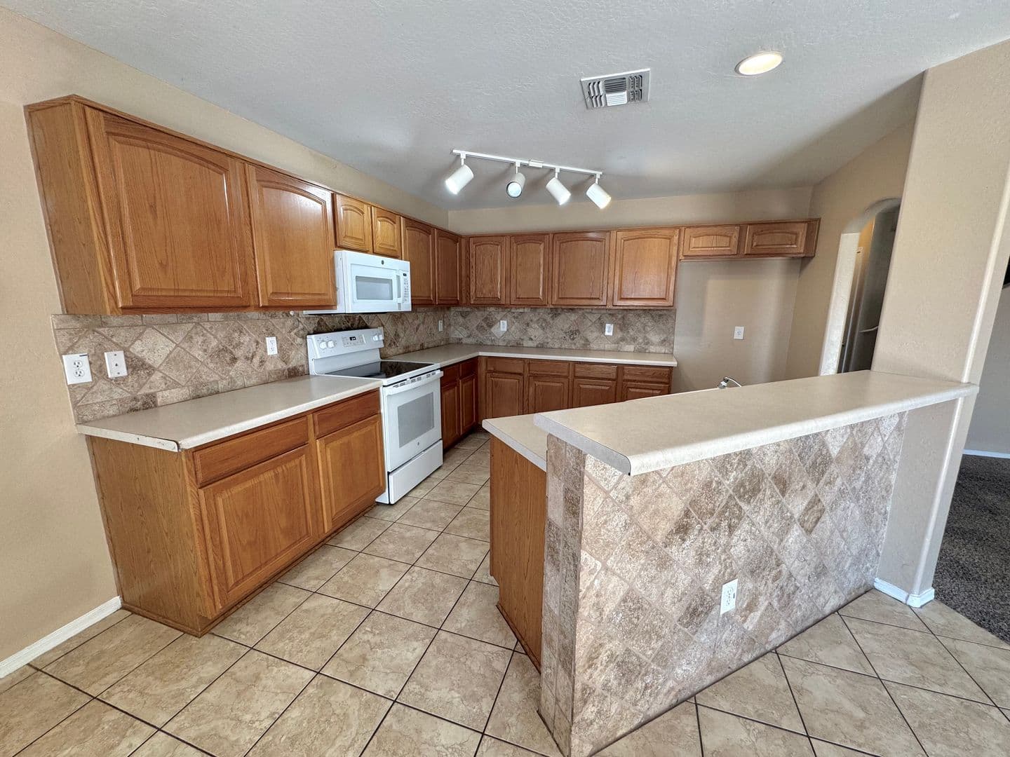 San Tan Valley House: 1403 E Rolls Rd