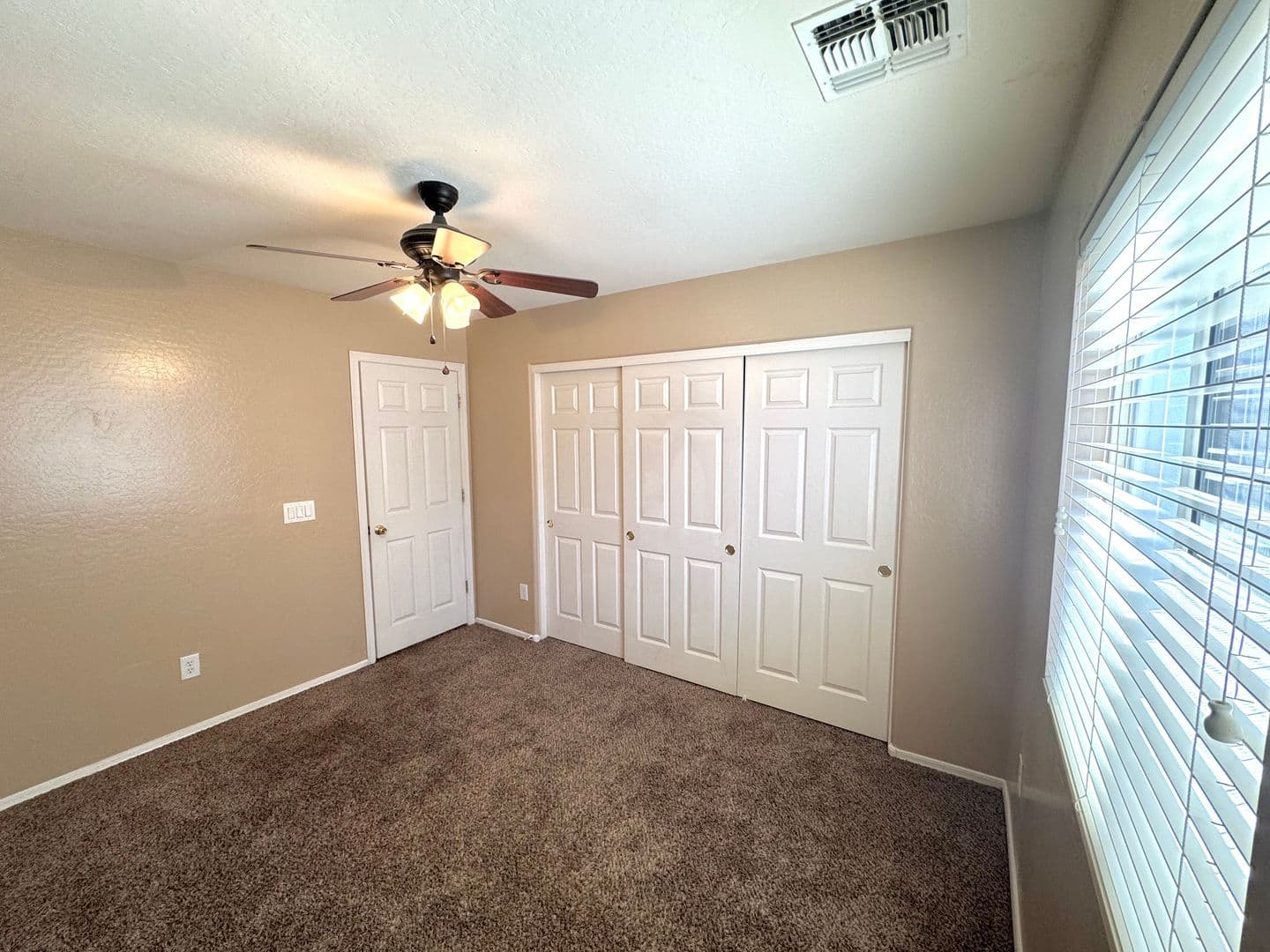 San Tan Valley House: 1403 E Rolls Rd