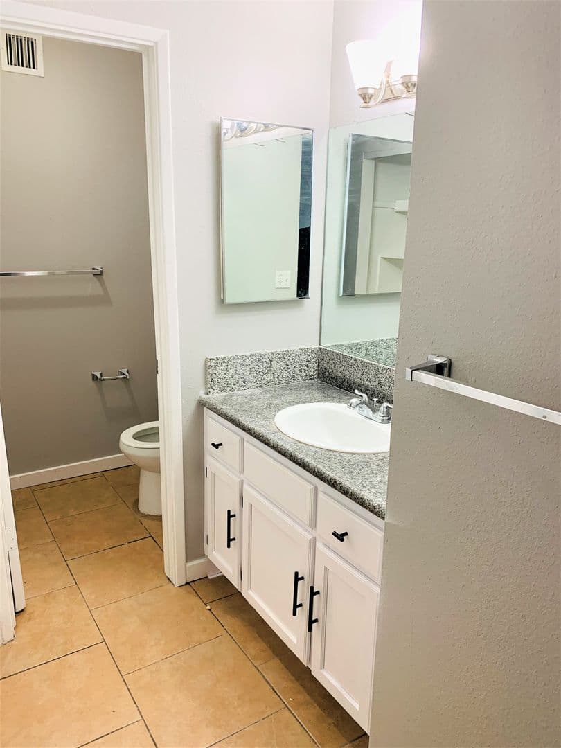 Phoenix Apartment: 3357 W Harmont Dr.