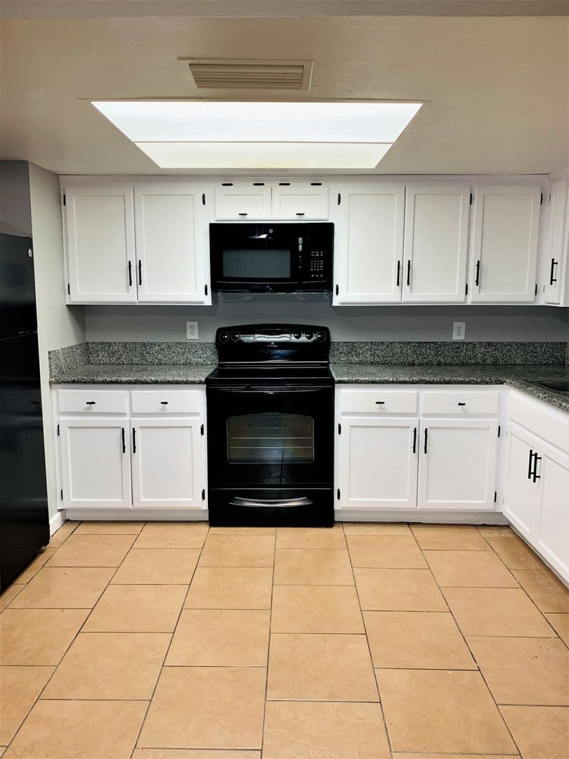 Phoenix Apartment: 3357 W Harmont Dr.