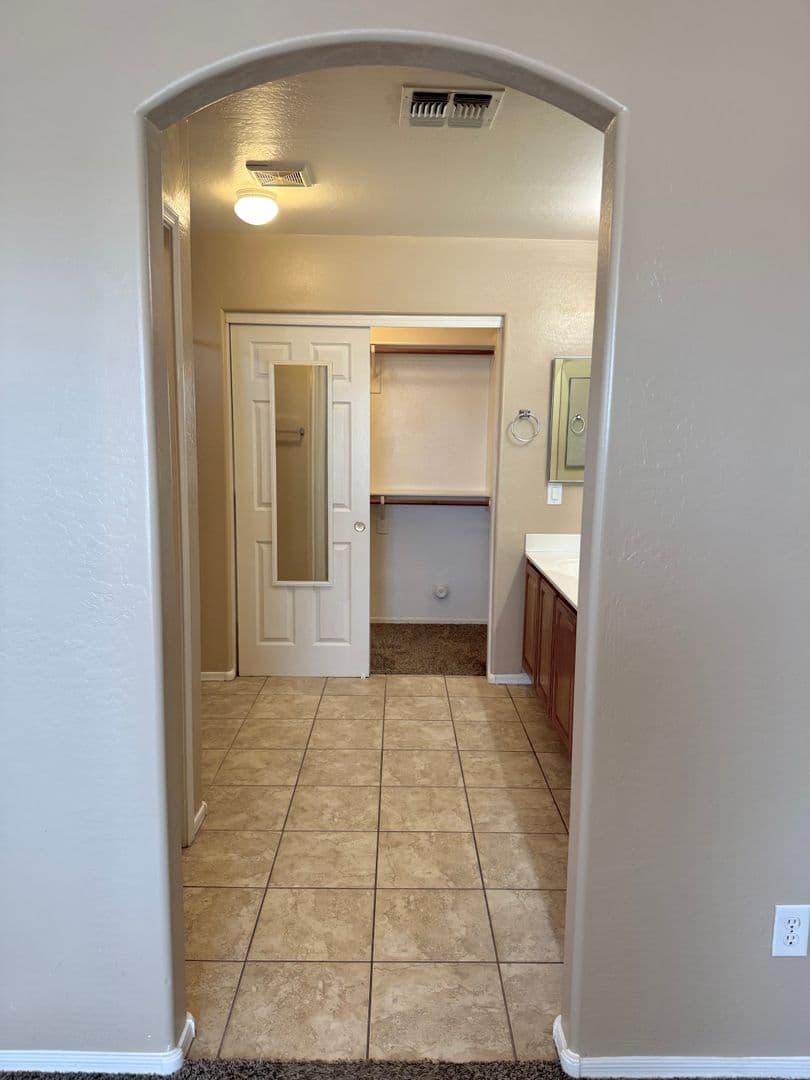 San Tan Valley House: 1403 E Rolls Rd