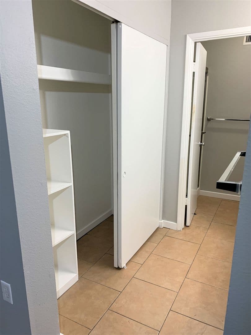 Phoenix Apartment: 3357 W Harmont Dr.