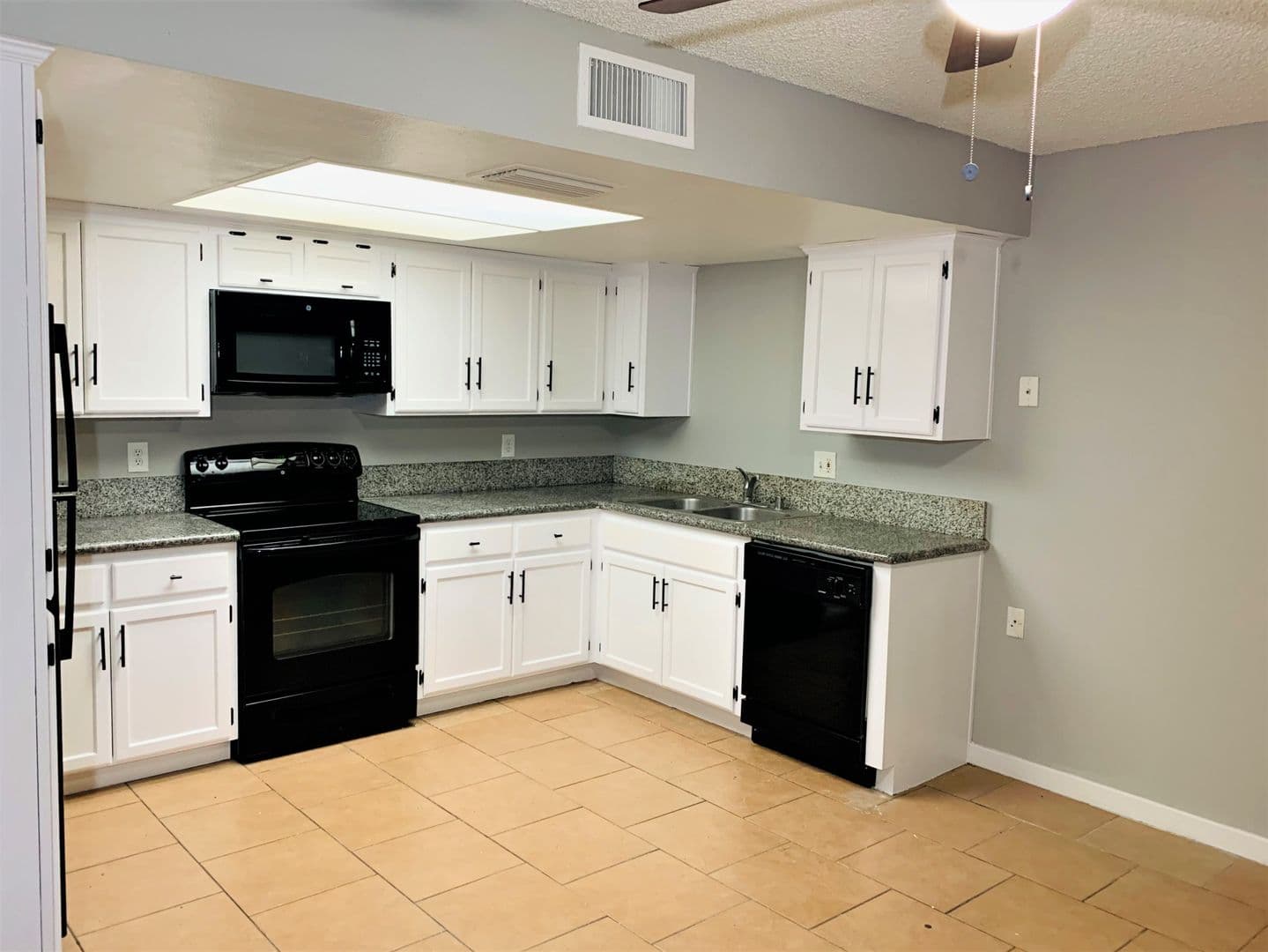 Phoenix Apartment: 3357 W Harmont Dr.